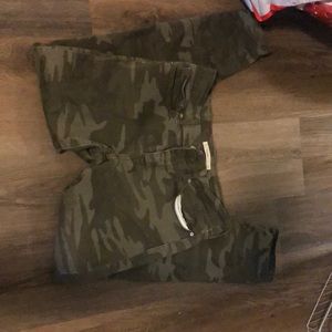 Camo skinny jeans